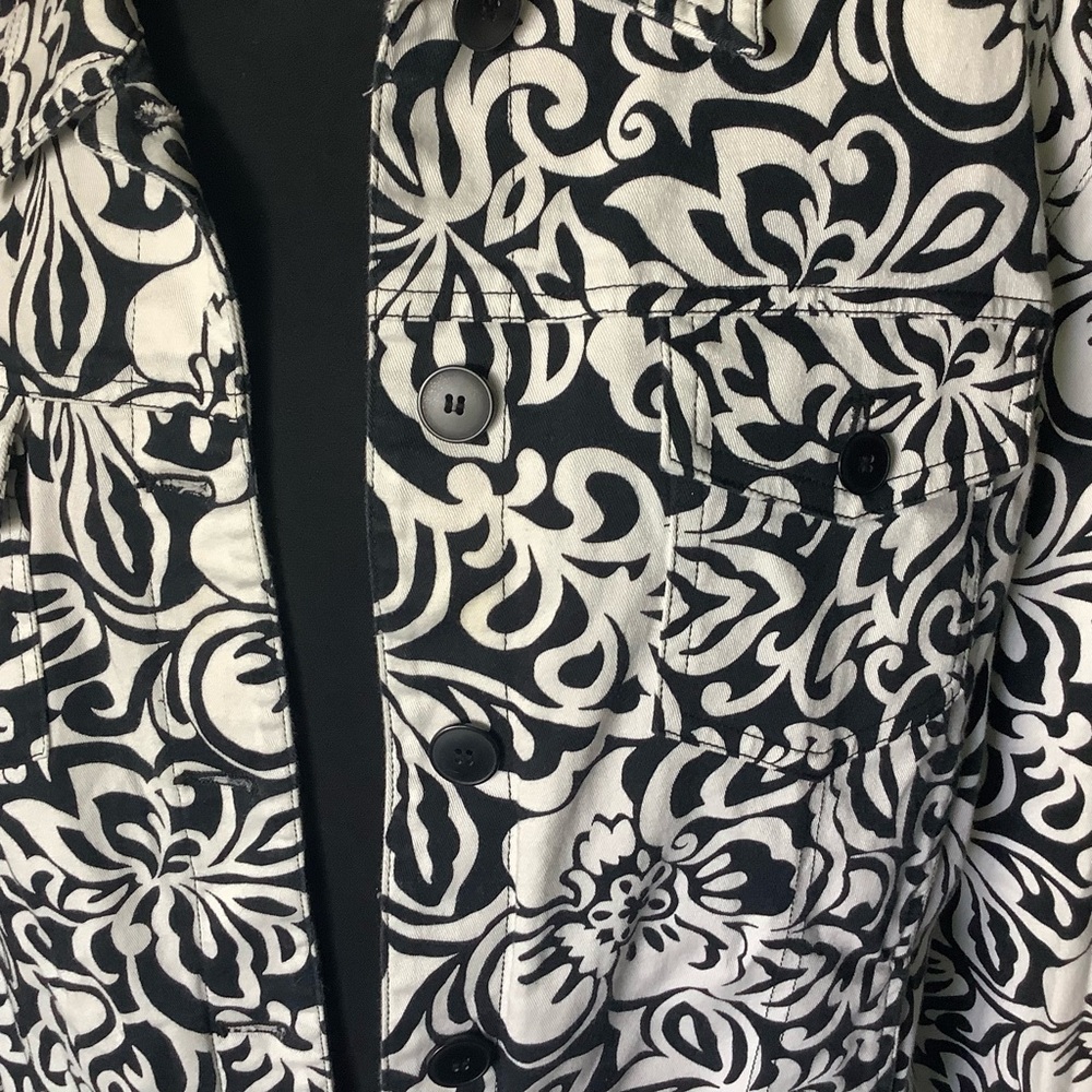 White & Black Jacket - Picture 2 of 3